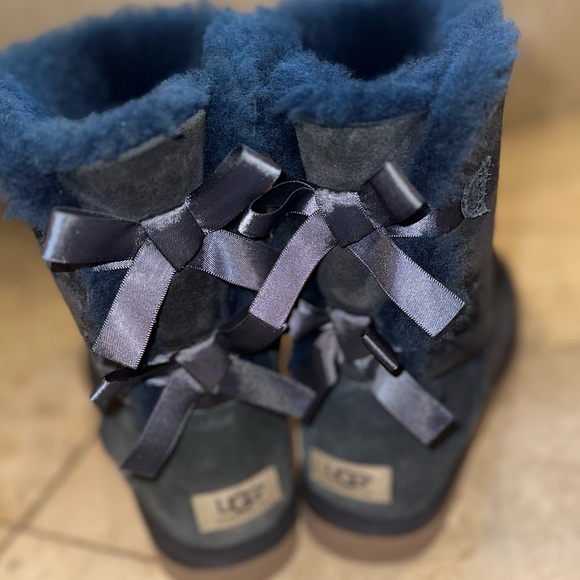 Ugg Bailey Bow Women’s Fur Ankle Boots Navy Blue 9 - Picture 9 of 10